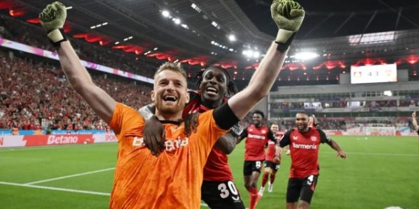 乐鱼app-“阿隆索时间”依旧有效！勒沃库森再次10打11捧杯