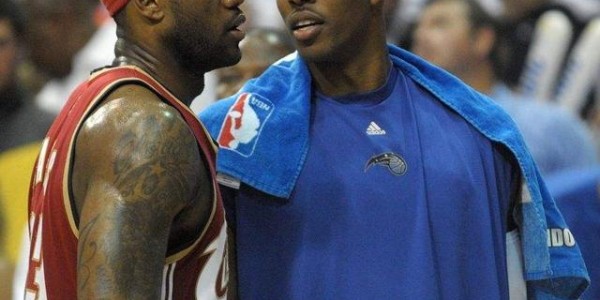 詹姆斯和科比职业生涯总决赛对决，为何被他搞砸了？