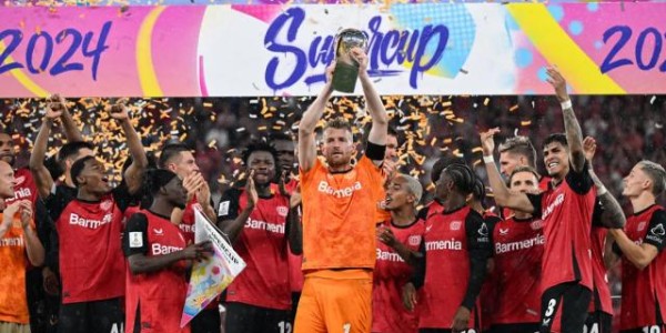 乐鱼app-“阿隆索时间”依旧有效！勒沃库森再次10打11捧杯