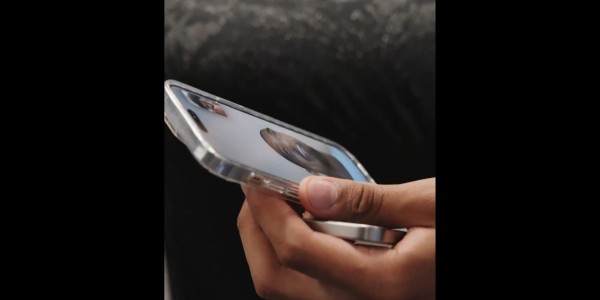 🤝文班亚马与哈珀视频连线：哟！我为马刺打球 我叫维克托！