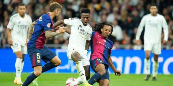 乐鱼app-【复盘】巴萨赌对“几厘米”，皇马满盘皆输