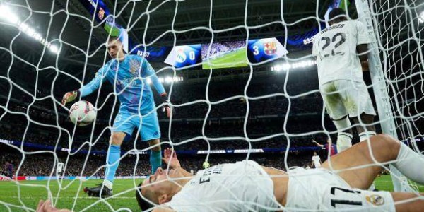 乐鱼app-【复盘】巴萨赌对“几厘米”，皇马满盘皆输