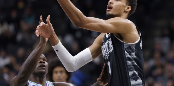 leyu-美媒评爱德华兹与文班亚马：新生代领军人 锁定未来名人堂席位